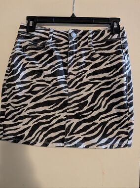 Garage Zebra Print Mini Skirt - Black & White
